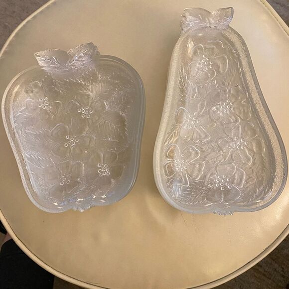 Vintage Indiana Glass Frosted Fruit Plates Apple Pear Floral Set of‎ 8 - Picture 2 of 3